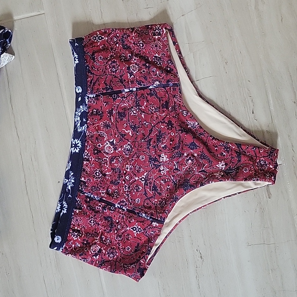 Tavik+ Bikini 2 Piece Swimsuit Small Red And Blue Floral Bikini - Picture 2 of 7